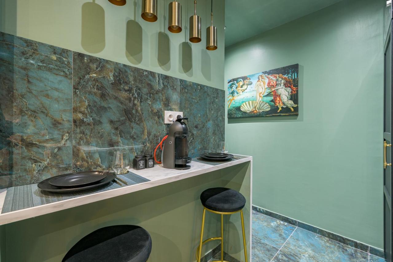 Le Musee D'Aphrodite / Jacuzzi Montgeron 外观 照片