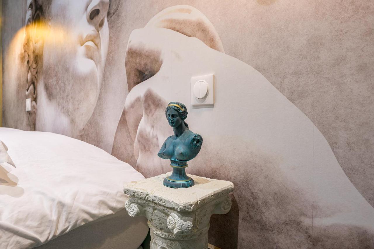 Le Musee D'Aphrodite / Jacuzzi Montgeron 外观 照片